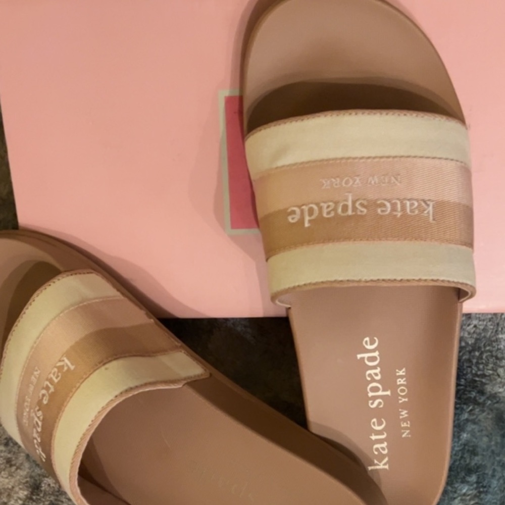 KATE SPADE SLIDES- NWTIB - Picture 2 of 3